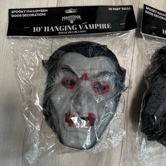 HauntLook 10 Foot Tall Hanging Vampire Mask and Cape Halloween Decor New - Picture 3 of 4